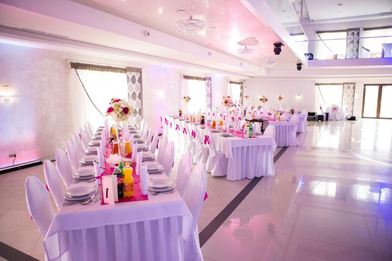 Zajazd Sebory Romany Sebory Extérieur photo